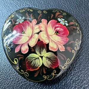 285- Vintage Hand-Painted Heart Shaped Floral Russian brooch Flowers